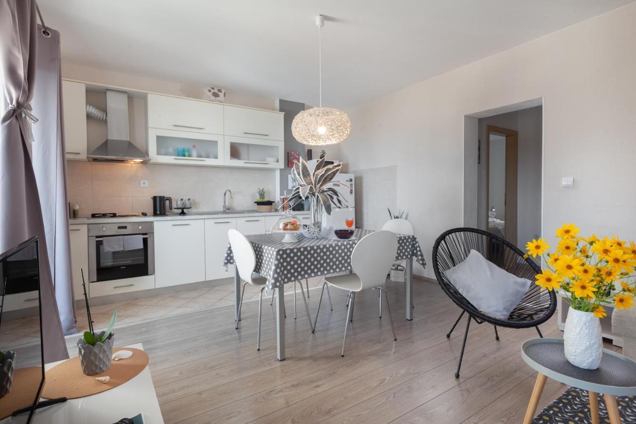 Sea View Ela Apartments Podgora Exterior photo